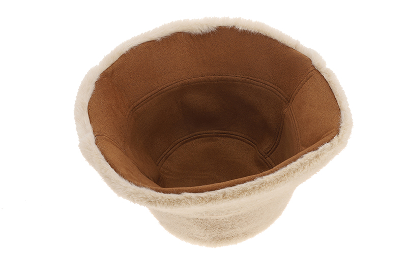Faux fur buckethat Tux in naturel, ondersteboven, met zicht op de gladde binnenkant