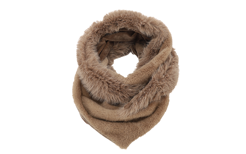 Taupe Scarf Morzine in use