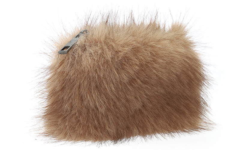 Portemonnee Cervinia taupe in use