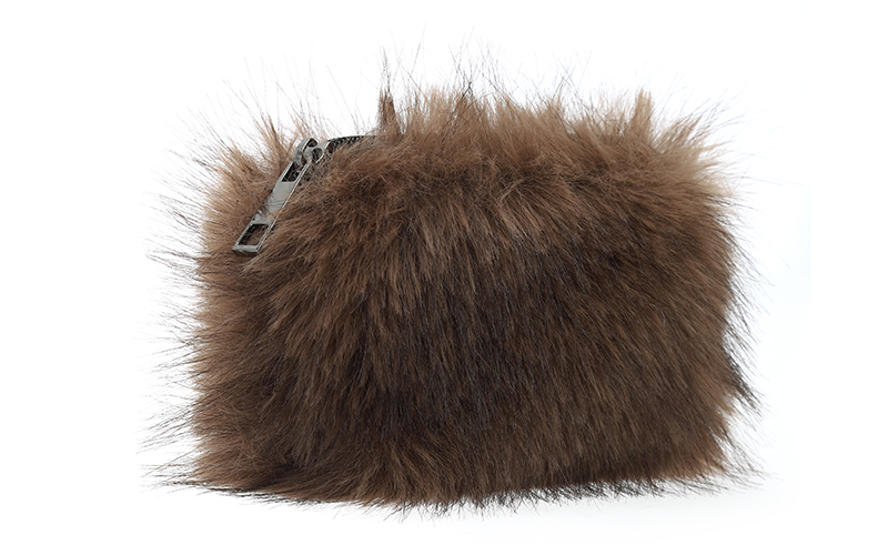 Portemonnee Cervinia browny in use