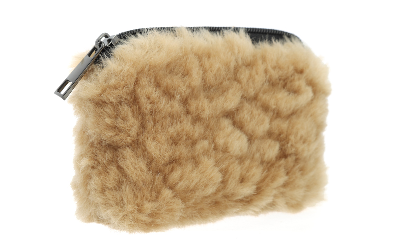 Portemonnee Asiago camel in use