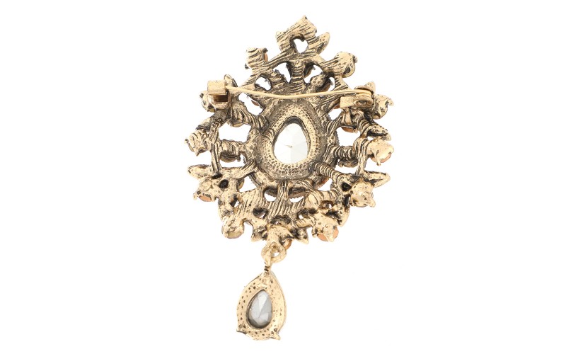 Vintage Rosaline Broche in gebruik