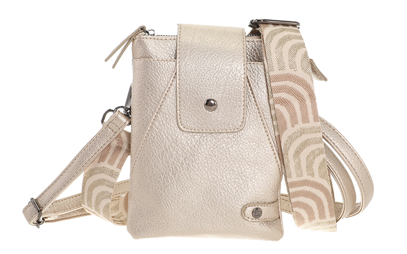 Champagne Crossbody En Telefoontasje Horton in gebruik