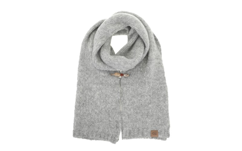 Light Grey Arosa Sjaal in gebruik