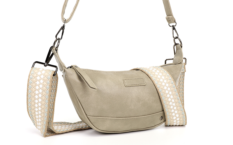 Mos Green Crossbody Tasje Kingston in gebruik