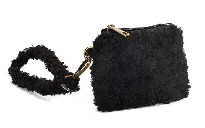 Black Teddy Portemonneetje Fien in gebruik