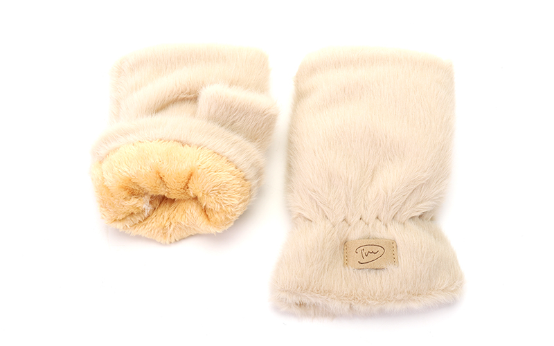Moufles Sans Doigts Teddy Lasa Natural en situation