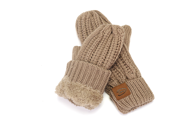 Moufles Tricot Taupe Makalu en situation