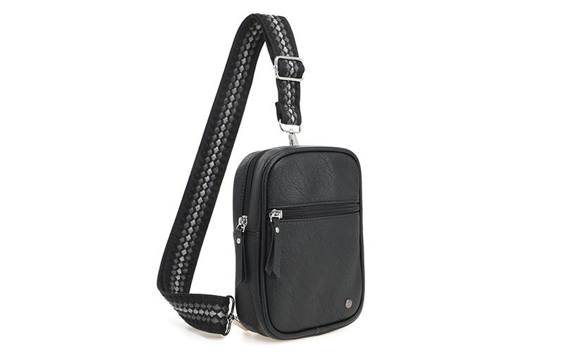 Black Crossbodytas Ruigoord in gebruik