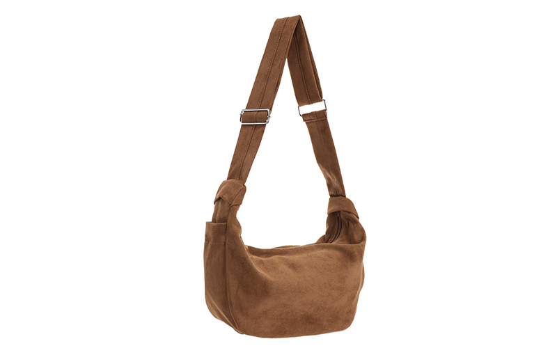Sac Bandouliere Camel Binger en situation