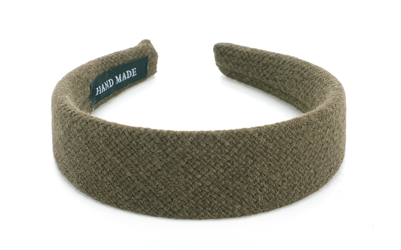Dark Green Diadeem Isa in gebruik
