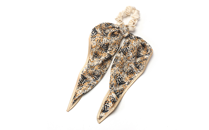 Camel Maine Scrunchie / Haarelastiek Sjaaldetail – afbeelding 1