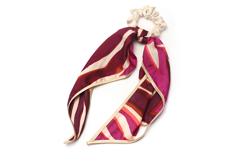 Lila Maine Scrunchie / Haarelastiek Sjaaldetail