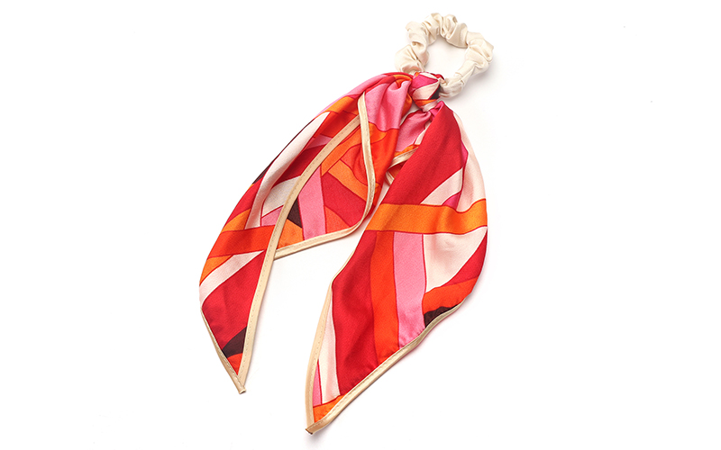 Roze Maine Scrunchie / Haarelastiek Sjaaldetail