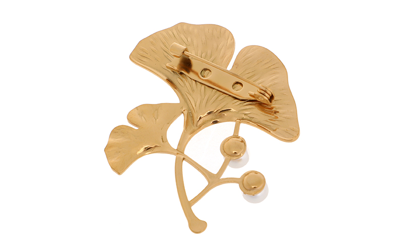 Orchid Broche in gebruik