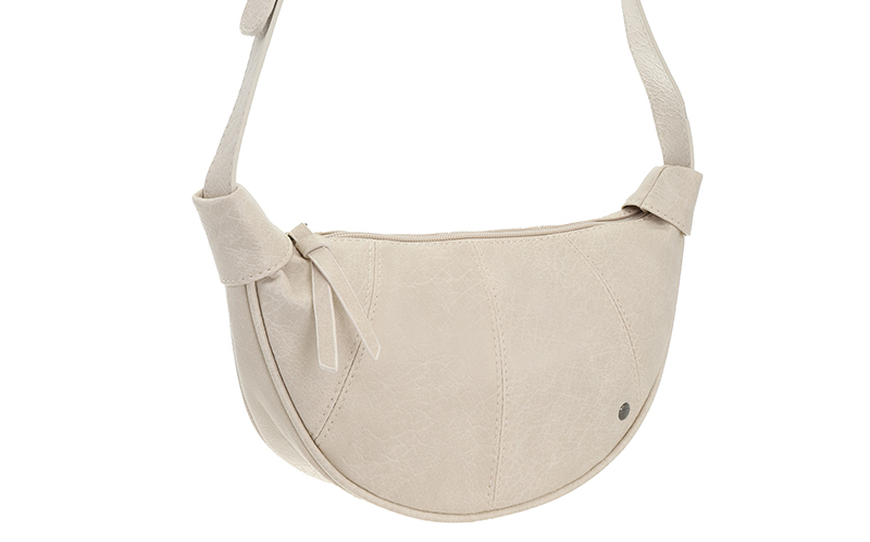 Natural Crossbody Tas Kyoto in gebruik