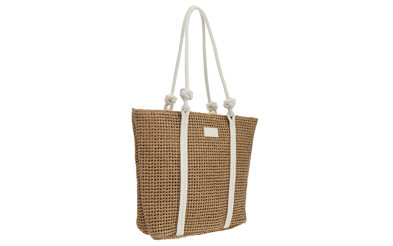 Khaki Strandtas Otranto in gebruik