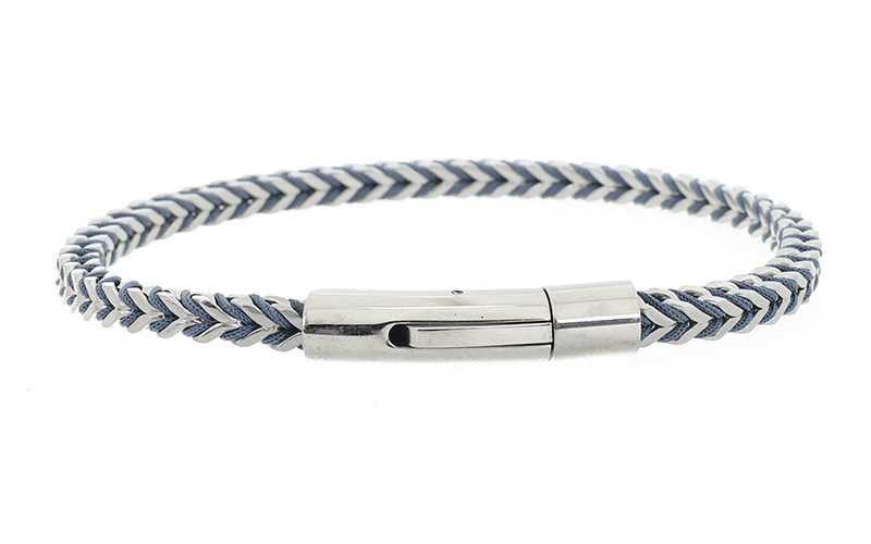 Light Blue Herenarmband Tobias in gebruik