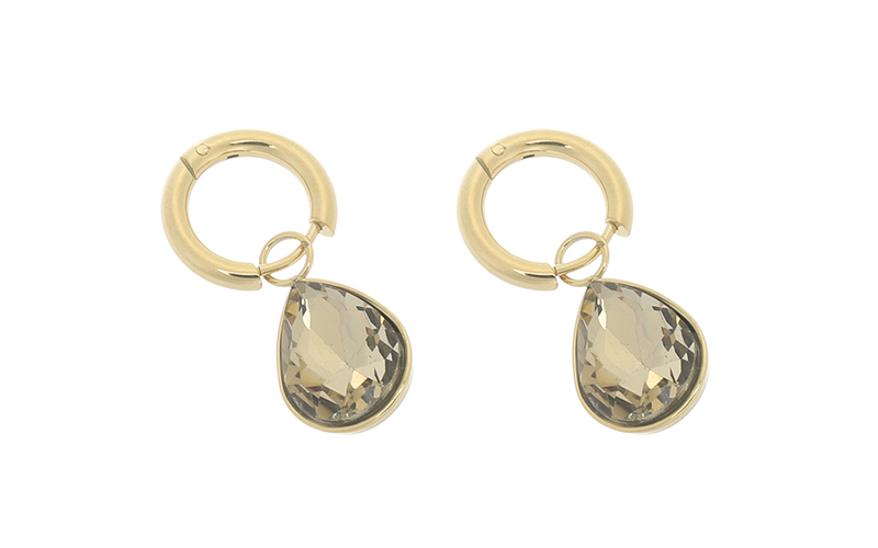 Boucles d'Oreilles Ruth Golden en situation