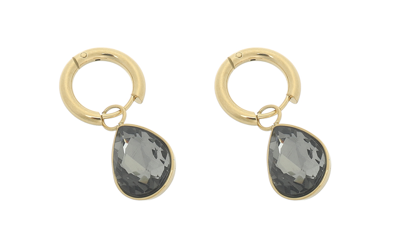 Boucles d'Oreilles Ruth Black en situation