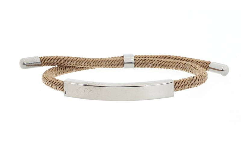Khaki Herenarmband Jens in gebruik