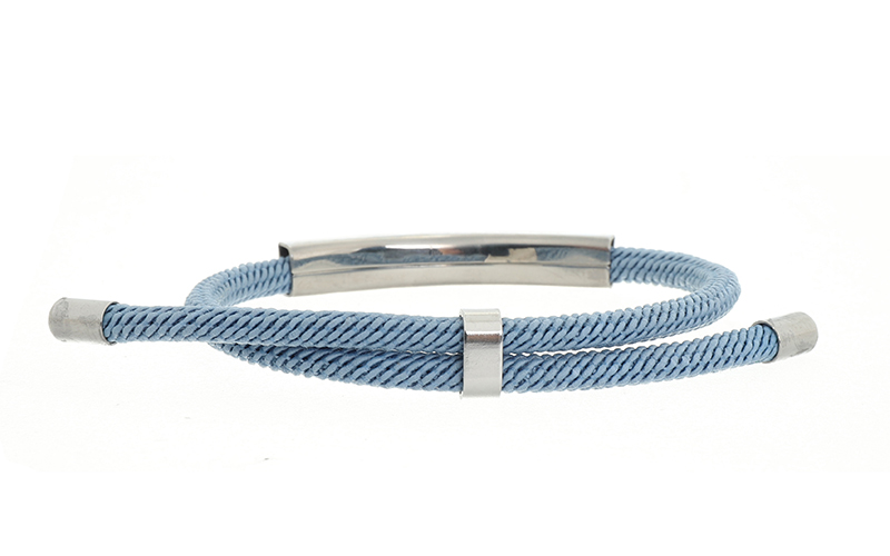 Light Blue Herenarmband Jens in gebruik