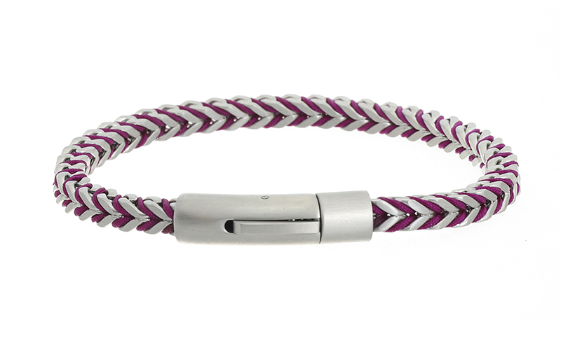 Bordeaux Herenarmband Arvid in gebruik