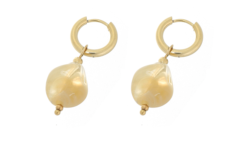 Boucles d'Oreilles Khaki Tori en situation