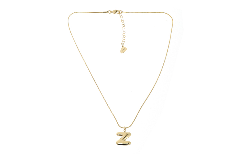 Collier Initiale Alpha Z en situation