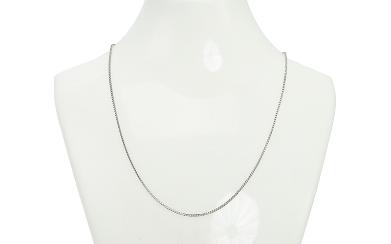 Collier Homme Argenté Daxton en situation
