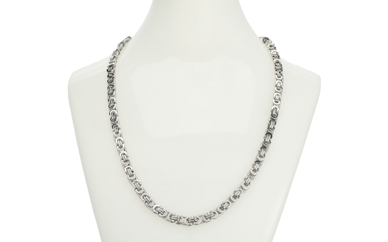 Collier Homme Argenté Raphael en situation