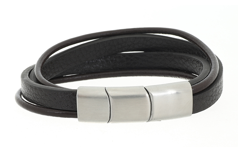Brown Herenarmband Idris in gebruik