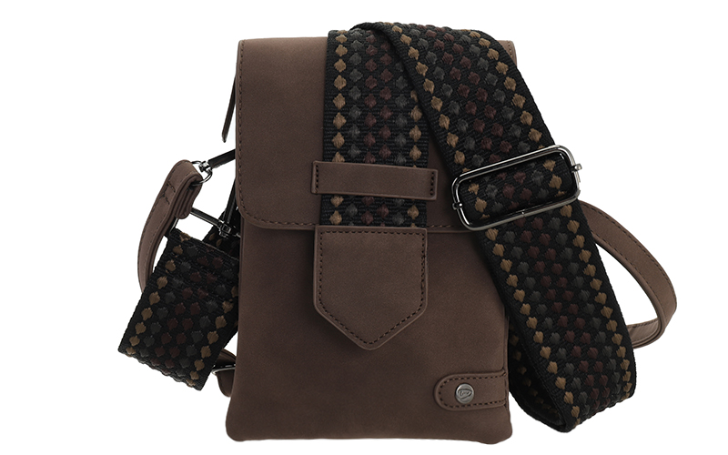Browny Crossbody En Telefoontasje Nancy / Metz in gebruik