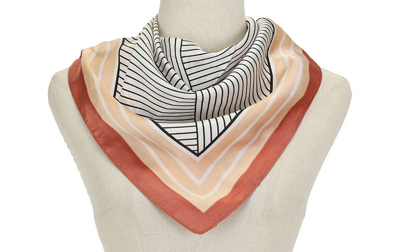 Mix Stripe St. Ives Sjaal in gebruik