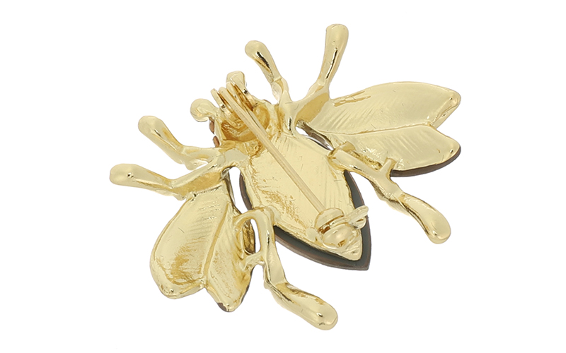 Broche Abeille Champagne en situation