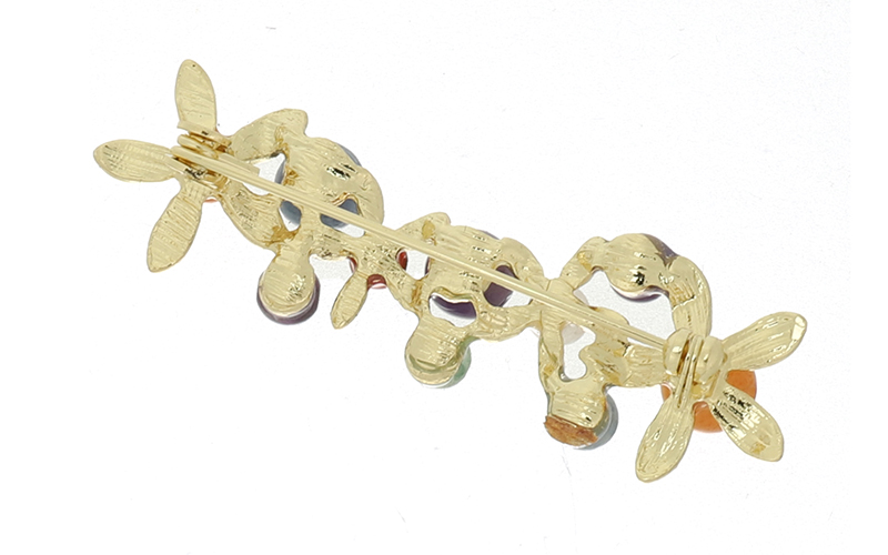 Broche Branche Fleurie Mix Color Acacia en situation