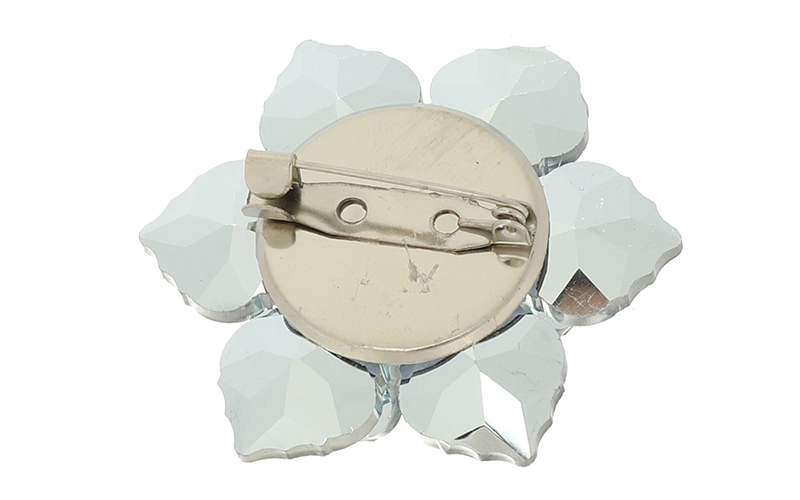Broche Akelei Blue en situation