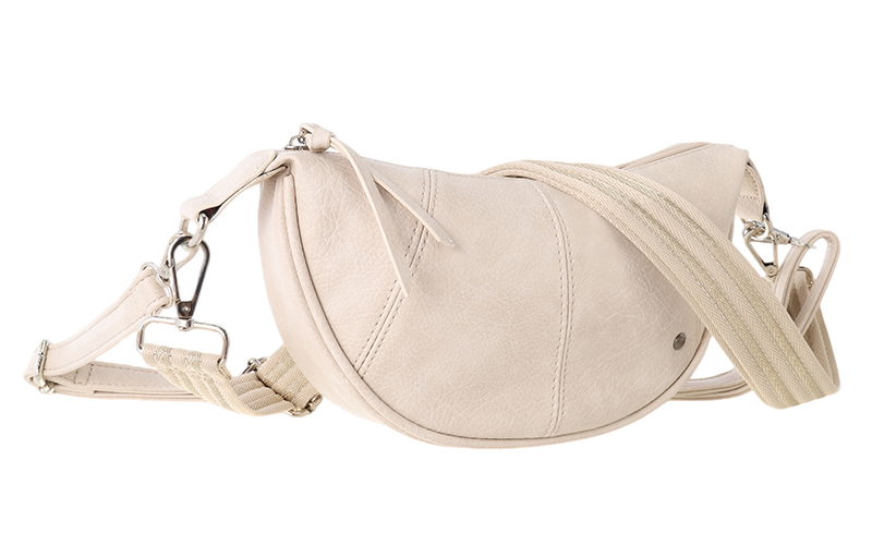 Natural crossbodytas Brentford in gebruik