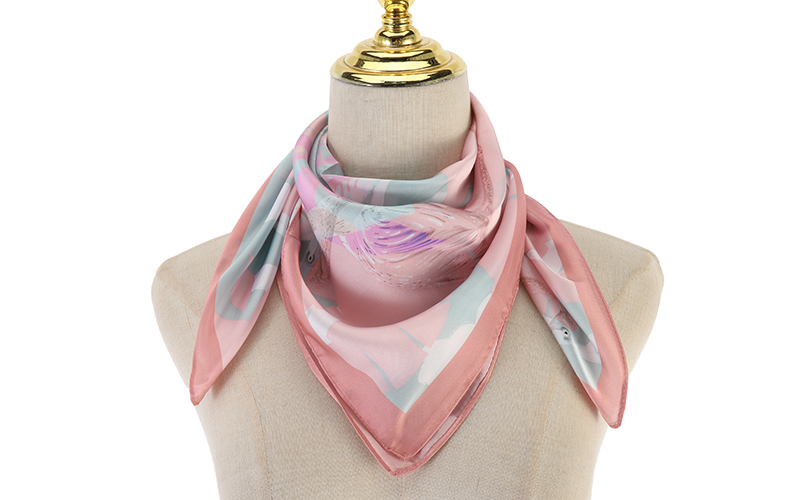 Soft pink St. Ives sjaal in gebruik