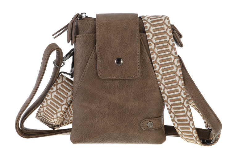Dark camel crossbody en telefoontasje Horton in gebruik