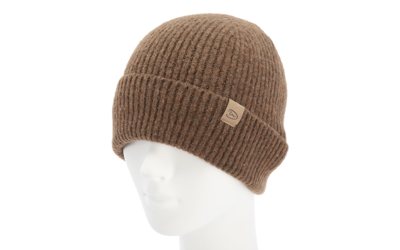 Bonnet Fargo marron en situation