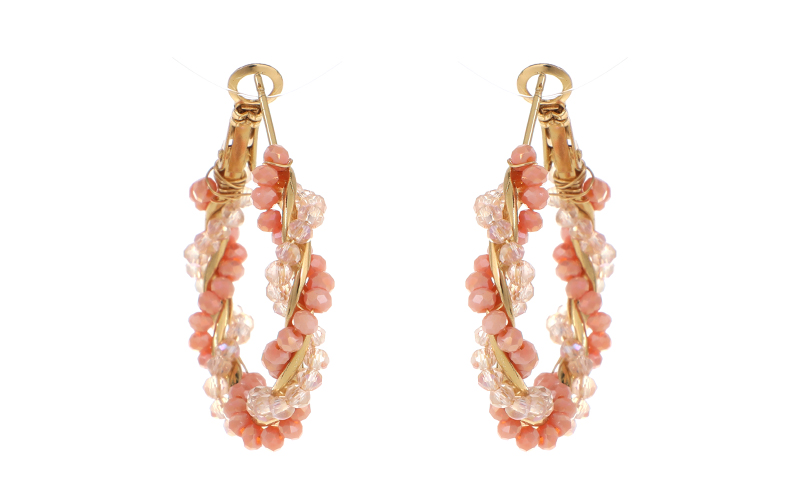 Boucles d'oreilles Jade Vintage aux cristaux en situation