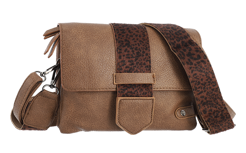 Sac bandoulière Minot camel en situation
